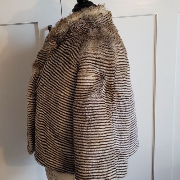 - Angie Faux Fur Jacket - Picture 4 of 13